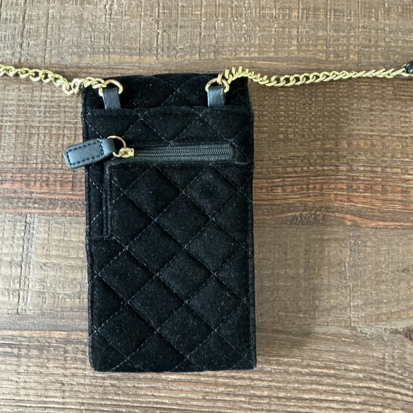 Liz Claiborne Black Quilted Phone/Wallet Bag with Gold Chain - Picture 5 of 5